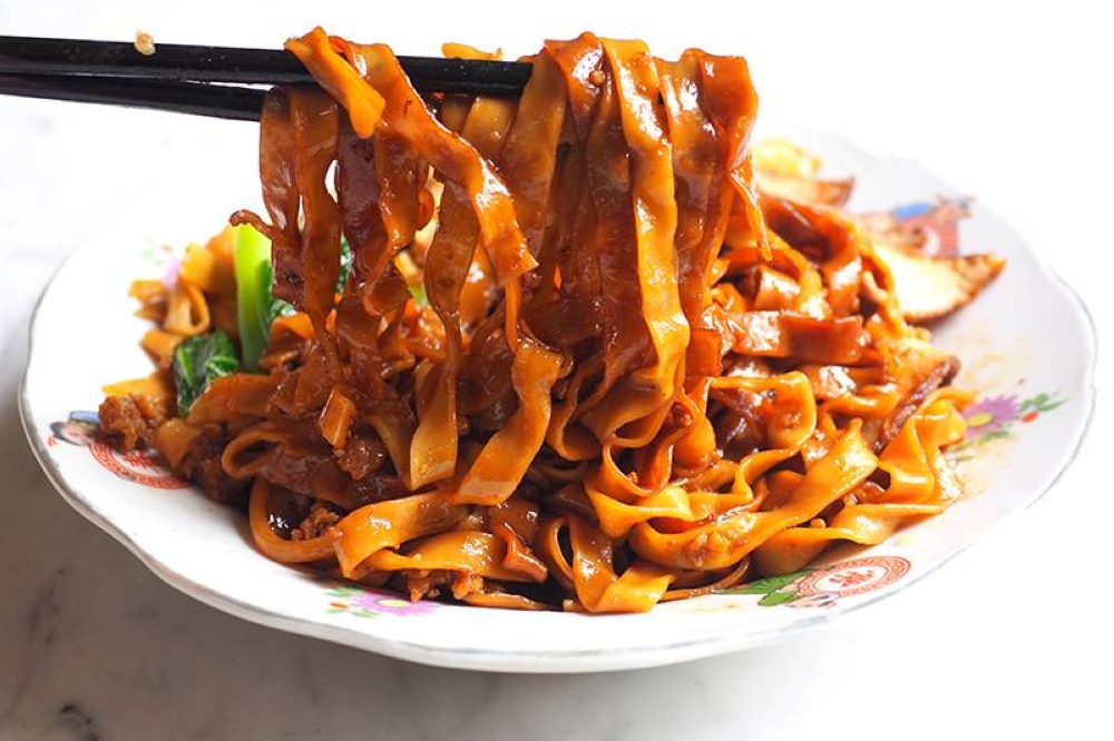 You have a choice of thin or thick strands for the 'wantan mee' and these were 'al dente' and delicious with the sauce.