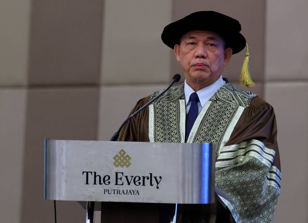 Deputy Prime Minister and Plantation and Commodity Minister Datuk Seri Fadillah Yusof delivering a speech at the Eighth Malaysian Institute of Plantation and Commodity (IMPAC) Convocation Ceremony, December 15, 2022. — Bernama pic