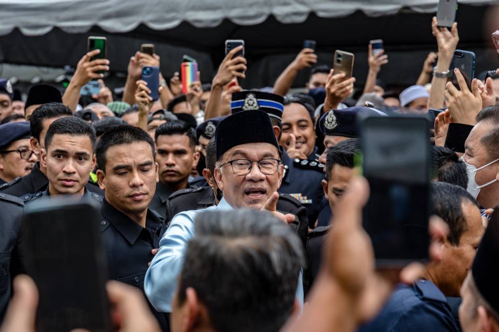 Choosing to treat such claims as a civil dispute instead of using the criminal justice system would shift the burden towards Datuk Seri Anwar Ibrahim’s accusers, who would need to back up their allegations against him, said an analyst. — Picture by Firdaus Latif