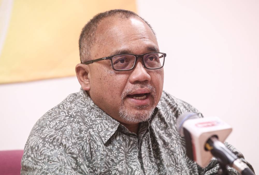 Perak Speaker Datuk Mohammad Zahir Abdul Khalid during a press conference at the Perak State Secretariat Building in Ipoh December 16, 2022. — Picture by Farhan Najib