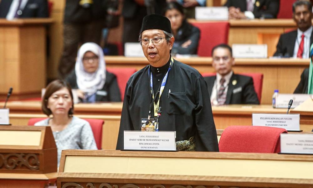 Datuk Seri Mohammad Nizar Jamaluddin addresses the Perak state assembly  at the state secretariat building in Ipoh December 19, 2022. — Picture by Farhan Najib