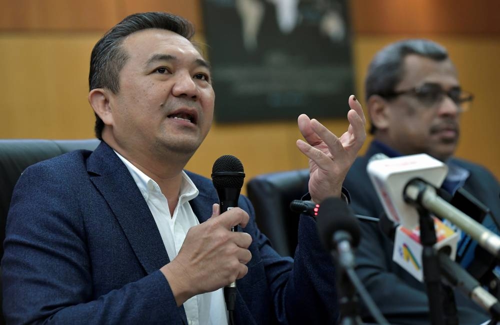 State Local Government Committee chairman Ng Sze Han speaks during a special media conference following the landslide in Batang Kali at the Selangor state secretariat building in Shah Alam, December 21, 2022. — Bernama pic 