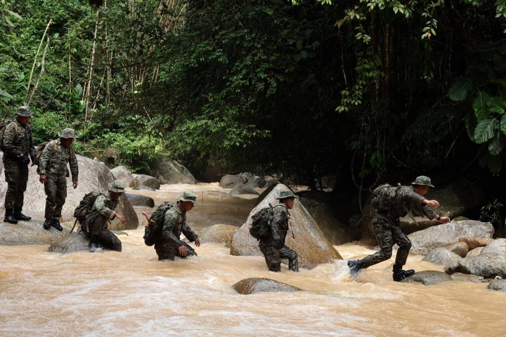 Hulu Selangor district police chief Supt Suffian Abdullah said the SAR operations were stopped at 2.30pm following heavy rain at the control posts. — Bernama pic 