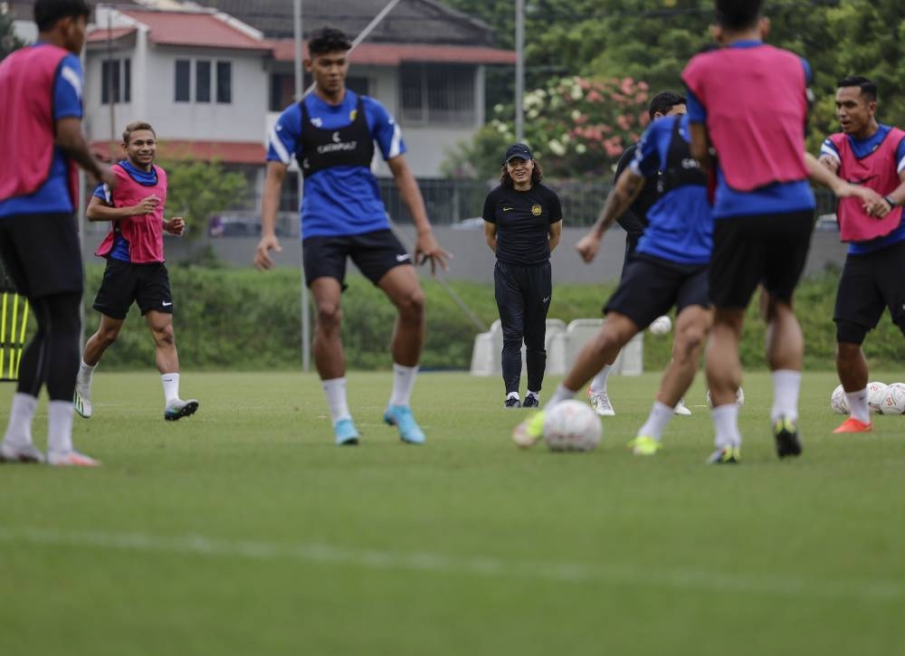 Pan Gon expects Singapore to stick with a defensive game approach tomorrow night. — Bernama pic