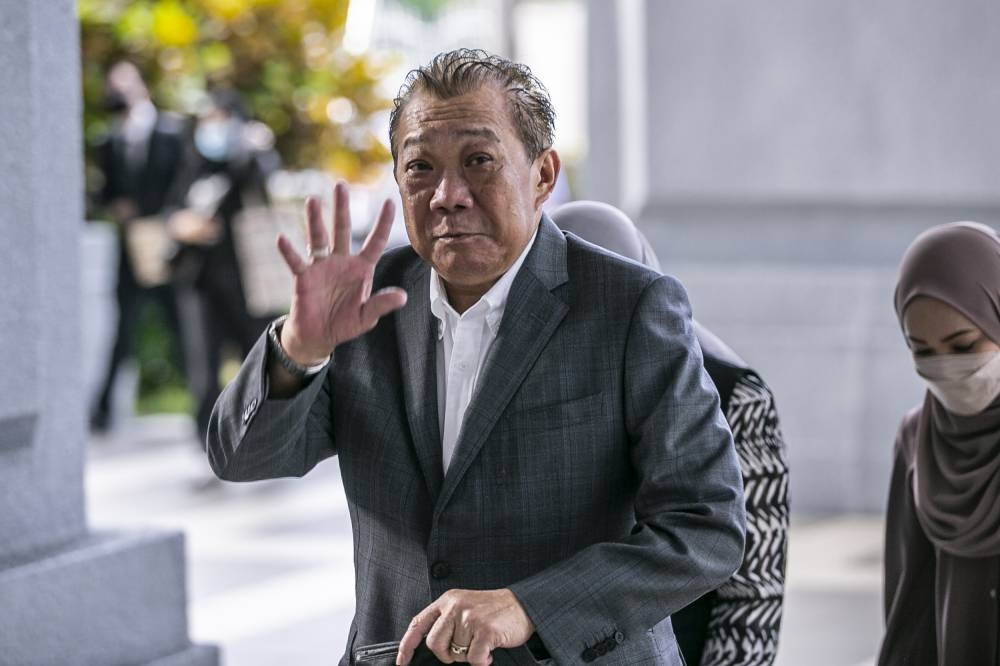 Five Sabah Umno assemblymen who are going against the party’s stand to pull support from the Gabungan Rakyat Sabah (GRS) government have retracted their call for party chief Datuk Seri Bung Moktar Radin to resign. — Picture by Hari Anggara