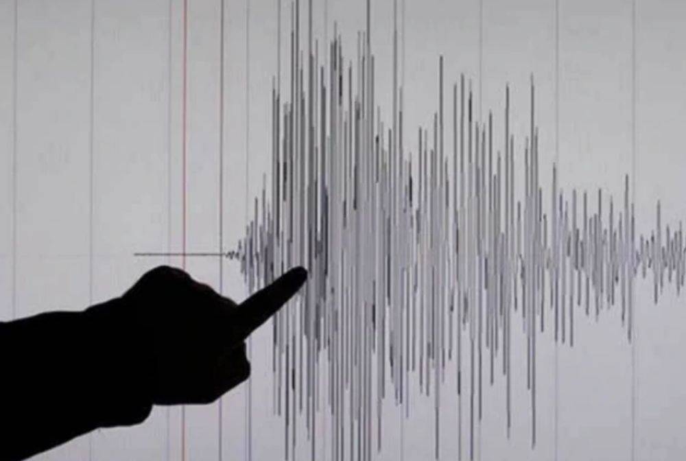 An earthquake measuring 6.2 on the Richter scale strikes off the coast of Sumatra, Indonesia