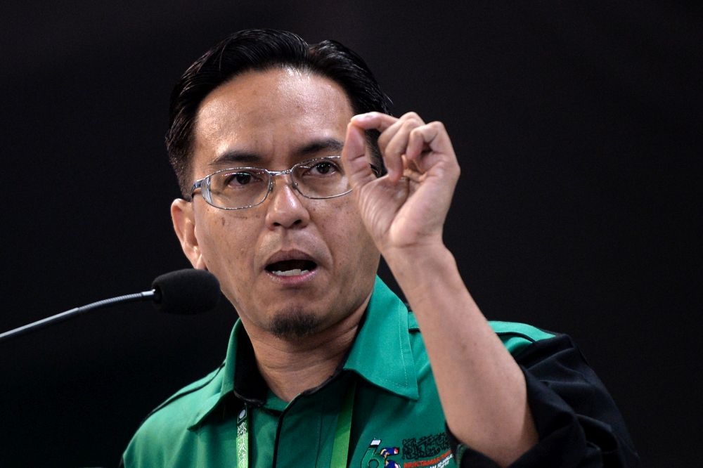 PAS information chief Khairil Nizam Khirudin has today hit back at Umno president Datuk Seri Zahid Hamidi for his attack on the Islamist party for alleged vote-buying during the 15th general elections (GE15). — Picture by Mukhriz Hazim