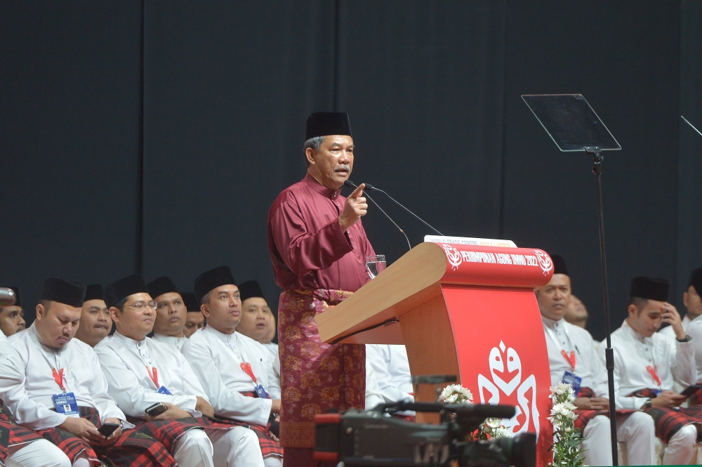 An analyst said there is still hesitation among grassroots members even after Umno deputy president Datuk Seri Mohamad Hasan’s peculiar praise of the DAP in his speech during the party general assembly. —- File picture by Shafwan Zaidon