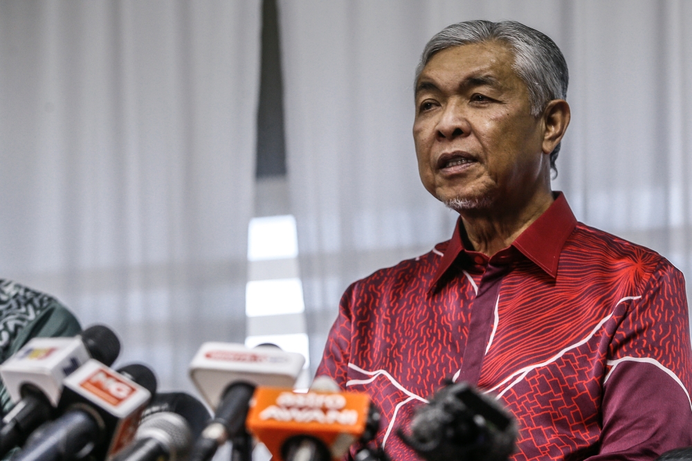 Datuk Seri Ahmad Zahid Hamidi says Umno will carry out a large-scale 'cleansing' of the party by focusing on those found to have sabotaged the party and its candidates in the 15th general election. ― Picture by Hari Anggara