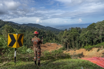 Selangor Land and Mines office reviewing construction of resorts on ...