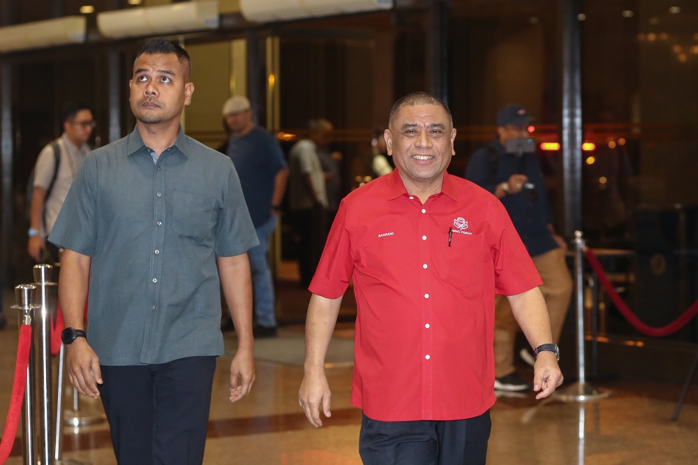 Umno Supreme Council member Datuk Seri Saarani Mohamad arrives at party’s headquarters in Kuala Lumpur January 27, 2023. ― Picture by Yusof Mat Isa