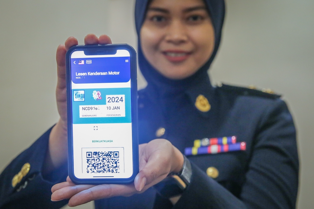 JPJ has improved the security and user-friendliness features of the MyJPJ application and its public portal. — Picture by Yusof Mat Isa