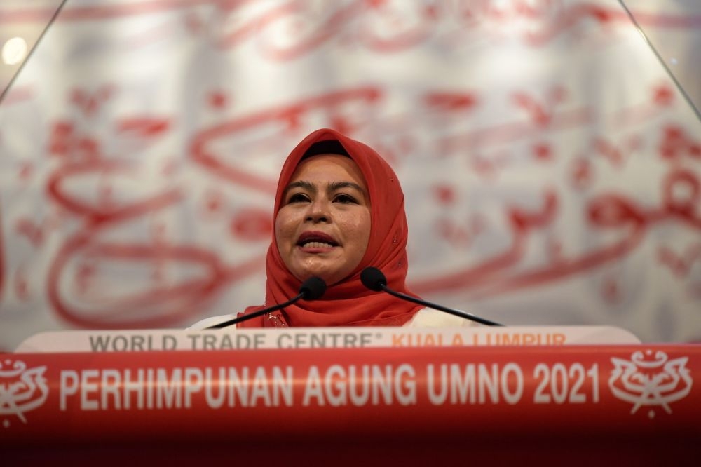 Datuk Seri Noraini Ahmad filed her nomination papers at the Umno headquarters in Menara Dato’ Onn here this morning. — Bernama pic