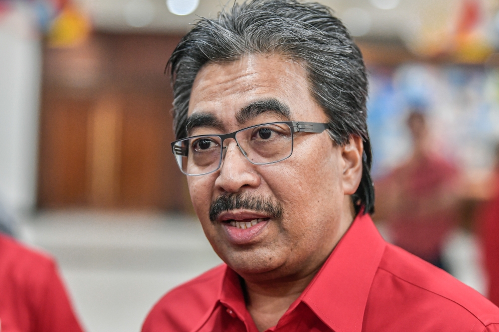 Titiwangsa MP Datuk Seri Johari Abdul Ghani is the third person to have confirmed his candidacy for the Umno vice-presidency election. — Picture by Hari Anggara