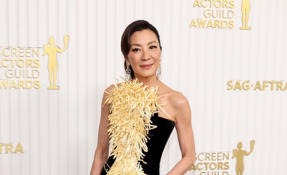 Tan Sri Michelle Yeoh wins Outstanding Performance at SAG Awards 2023 in Los Angeles. — Picture via Twitter/highhendhomo