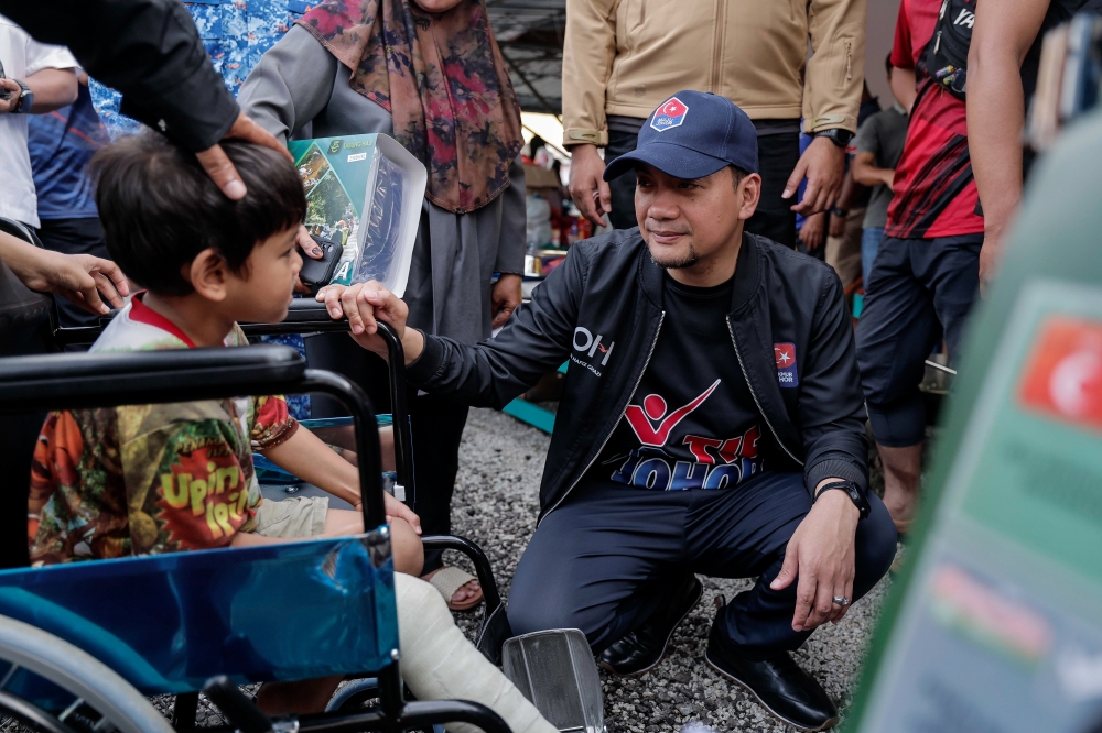 Datuk Onn Hafiz Ghazi said a moratorium would help ease the burden of the people who may have suffered huge losses due to the floods. — Bernama pic