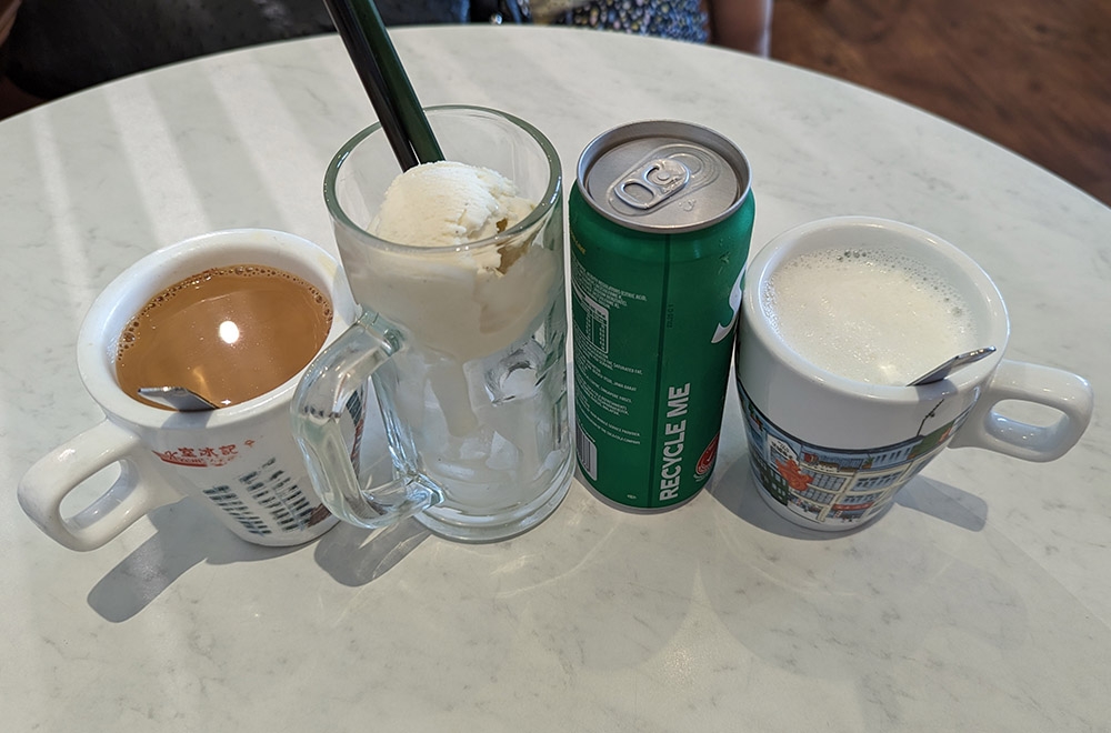 Hong Kong milk tea and 'Snow White' are just some of the classic drinks here.