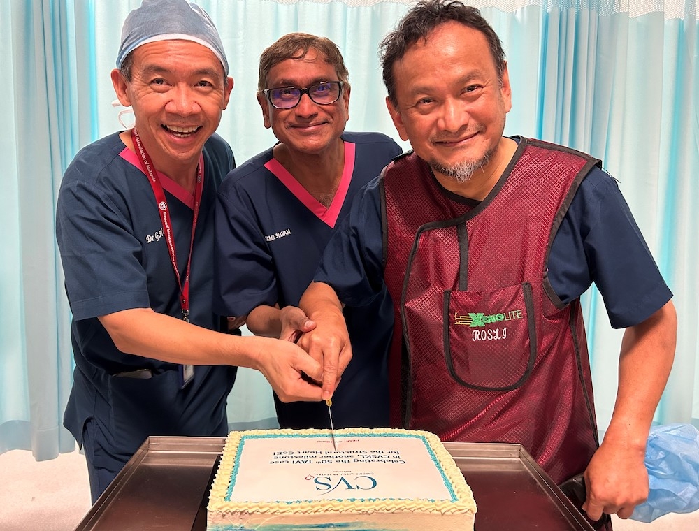 (from left) Consultant Cardiologists of CVSKL Dr Choo Gim Hooi, Datuk Dr Tamil Selvan Muthusamy, Datuk Dr Rosli Mohd Ali. — Picture courtesy of CVSKL