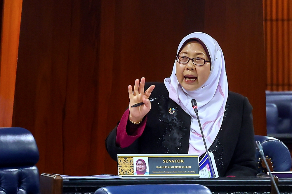 Deputy Minister of Domestic Trade and Cost of Living Senator Fuziah Salleh said the Ministry of Domestic Trade and Cost of Living (KPDN) also takes seriously the issue of leakages of subsidised cooking oil packets which are becoming more sophisticated