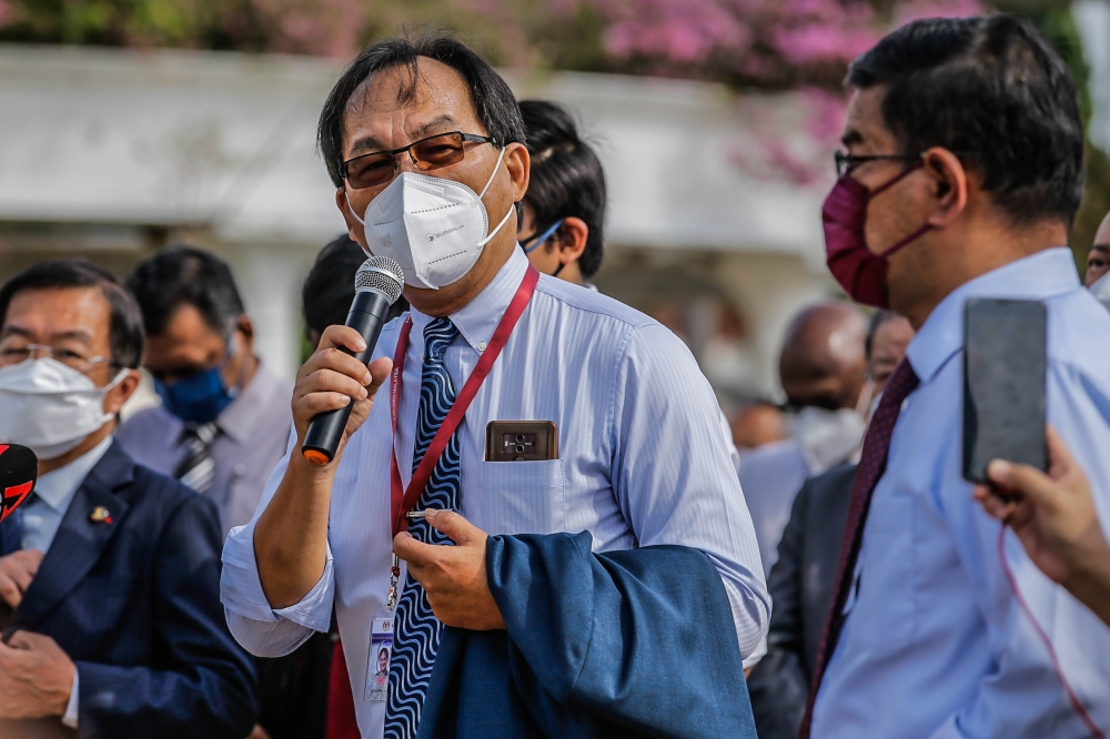 Parti Sarawak Bersatu (PSB) secretary-general Baru Bian today asserted that Sarawak and Sabah have no issues with houses of worship of different religions being in close proximity with each other. ― Picture by Hari Anggara