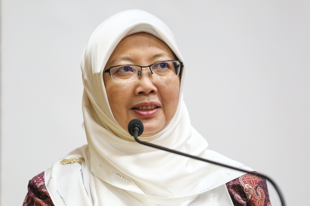 Health Minister Dr Zaliha Mustafa said that the Bill might not make it to the current session but added that she will try to table it in the next session which is scheduled for this May. — Picture by Yusof Mat Isa