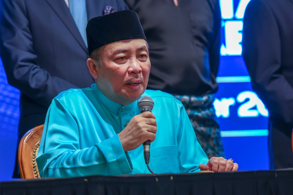 Datuk Seri Hajiji Noor said Gagasan Rakyat Sabah will accept the three assemblymen if they wish to join the party. ― Bernama pic