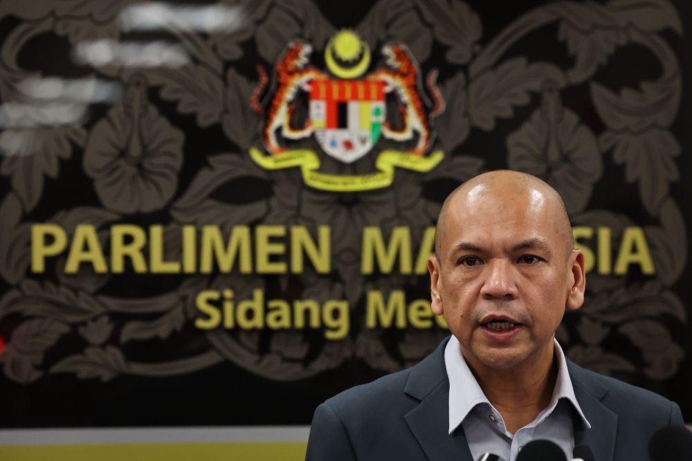 Minister in the Prime Minister’s Department Datuk Armizan Mohd Ali said that the savings come up to RM1.2 million a year after all Cabinet members had agreed to take a pay cut of 20 per cent a month until the economy recovers. — Bernama pic