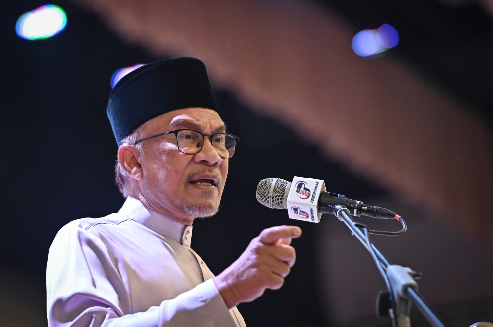 Prime Minister Datuk Seri Anwar Ibrahim delivers a speech at the Prime Minister’s Malaysia Madani breaking of fast event with the people of Terengganu at Dewan Sultan Mizan, Universiti Malaysia Terengganu April 15, 2023. — Bernama pic