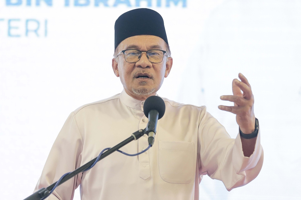 The Prime Minister’s Department (JPM), in a statement today, said Prime Minister Datuk Seri Anwar Ibrahim would not be holding Aidilfitri open house at his official residence at Kompleks Seri Perdana in Putrajaya this year. ― Picture by Sayuti Zainudin