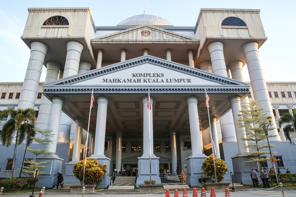 The Office of the Chief Registrar Federal Court of Malaysia today refuted allegations that the early closure of a bail counter at the Kuala Lumpur court complex here forced six accused to spend the long Hari Raya Aidilfitri weekend in jail. — Picture by Yusof Mat Isa