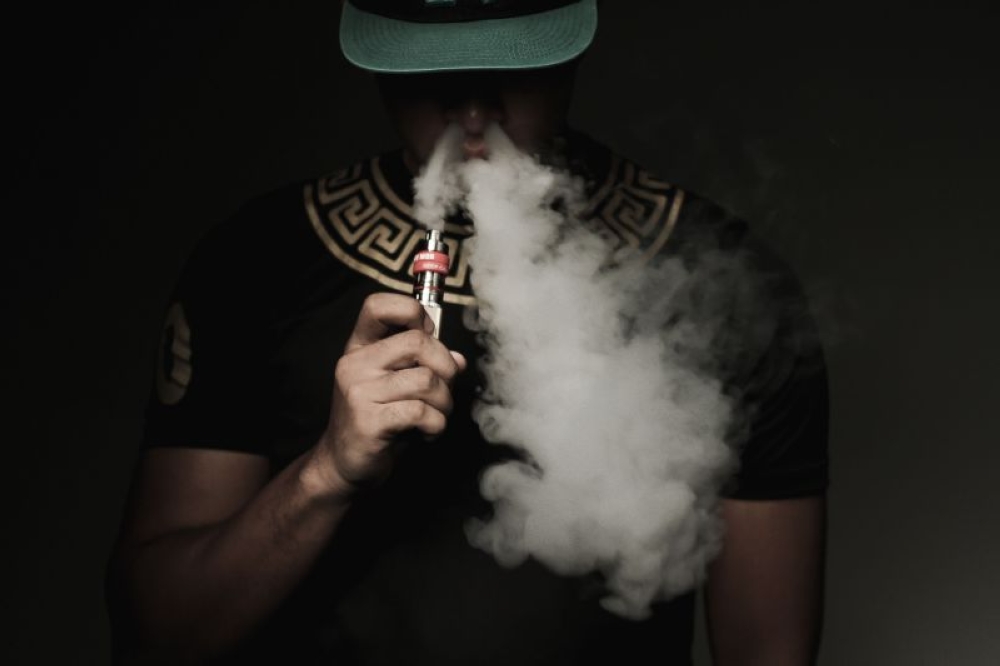 Australia today proposed to tighten e-cigarette laws, including introducing new controls on import and packaging to stamp out vaping especially among kids. — Picture by Yusof Mat Isa