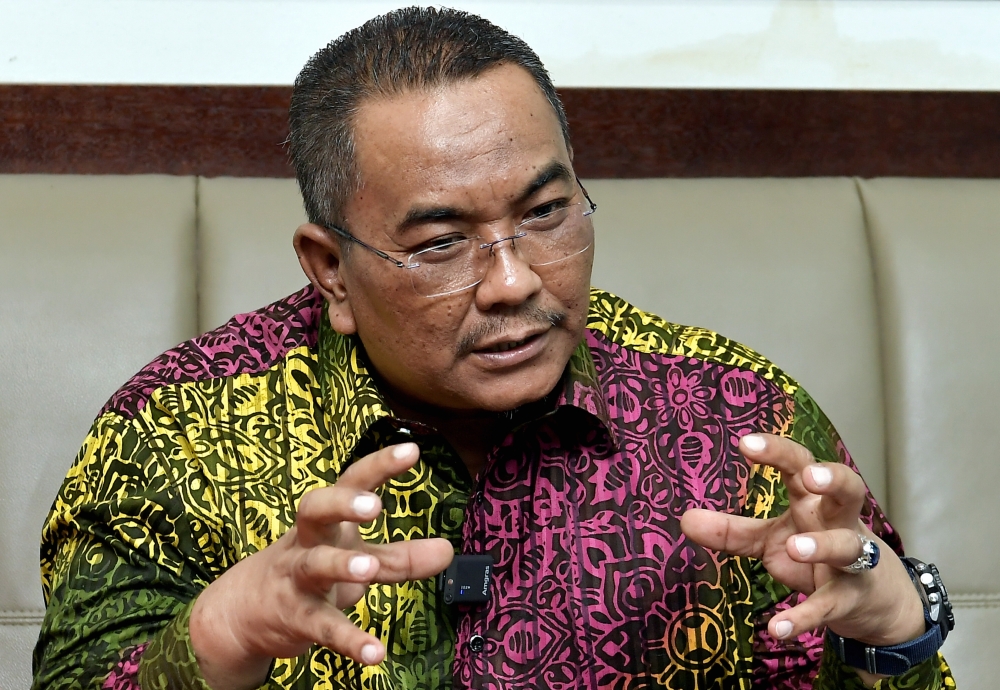 It was reported that Kedah Menteri Besar Datuk Seri Muhammad Sanusi Md Nor uttered a word referring to a male reproductive organ during a Perikatan Nasional (PN) talk in Permatang Pauh, Penang recently. — Bernama pic