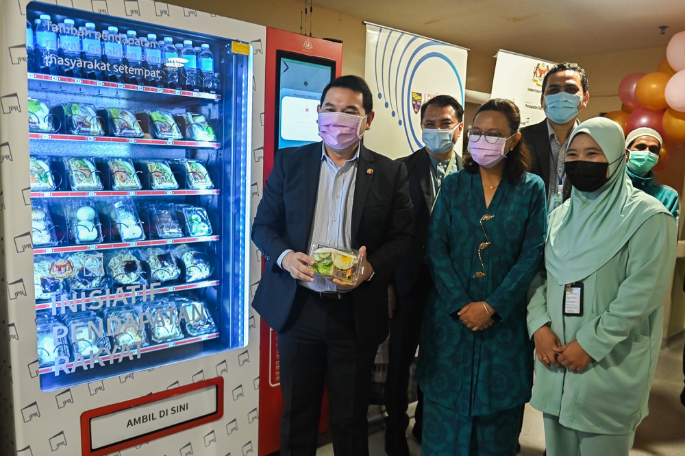 Food Vending Machine In Malaysia Hospital 