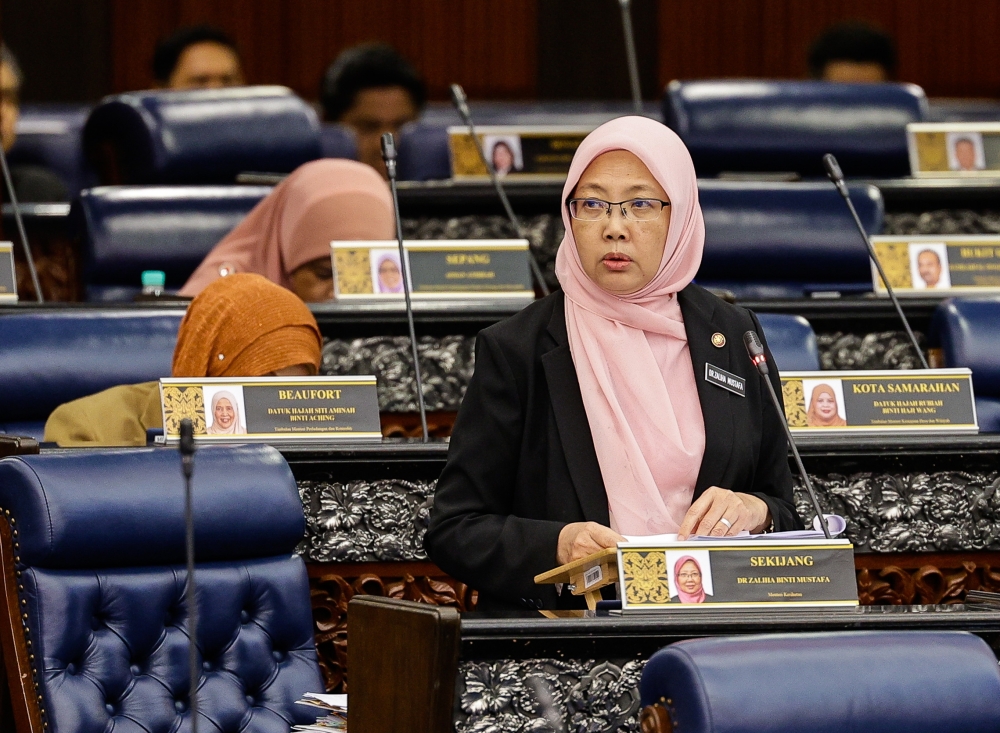 Dr Zaliha Mustafa said the Health Ministry recorded a total of 39 cases of heat-related illness from April 16-22 to June 4 to 10. — Bernama pic