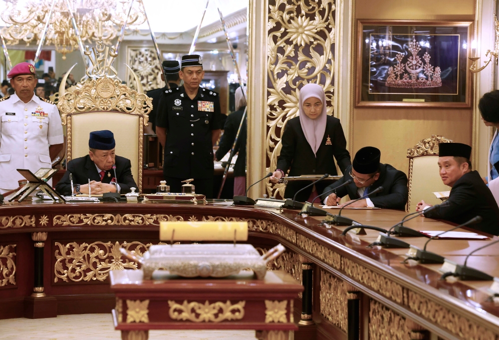 Sultan of Selangor Sultan Sharafuddin Idris Shah (seated) at a ceremony on the dissolution of the Selangor State Assembly at Balai Dewan Diraja of Istana Alam Shah in Klang June 19, 2023. — Bernama pic