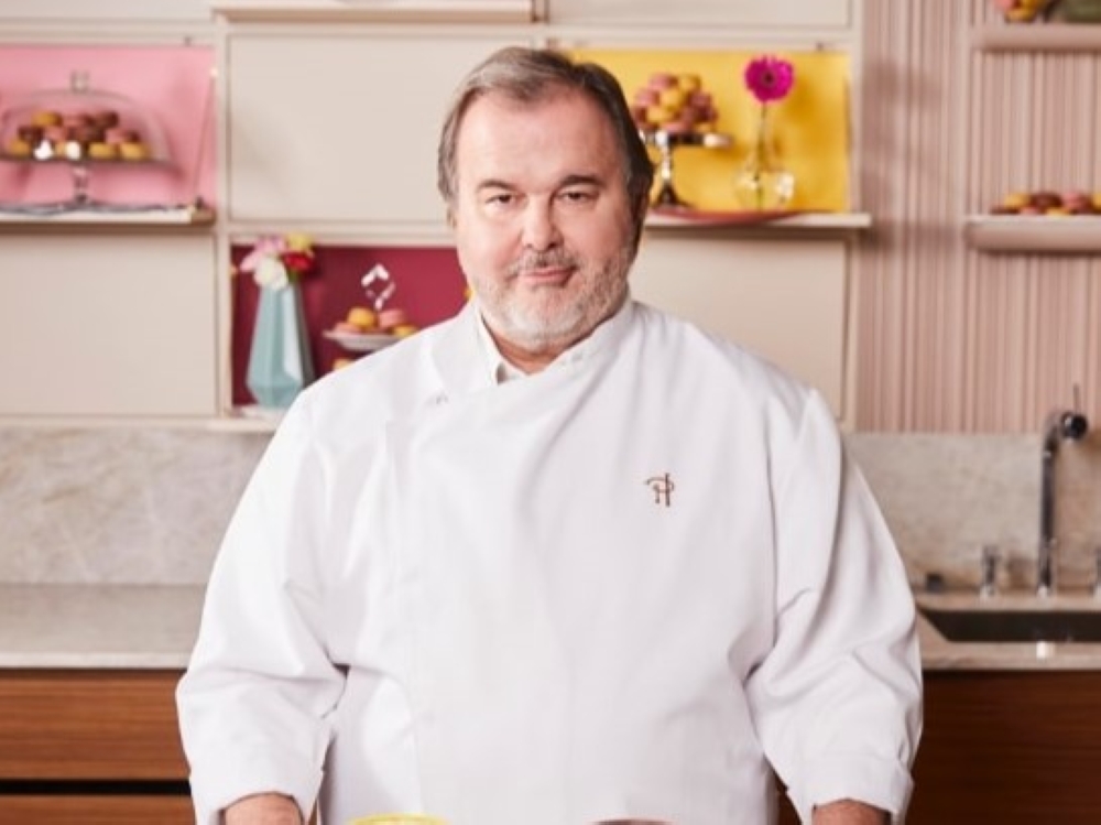 Chef pastri Perancis Pierre Hermé bekerjasama dengan Häagen-Dazs' untuk mencipta perisa ais krim macaron baharu.  — Gambar oleh Häagen-Dazs Malaysia