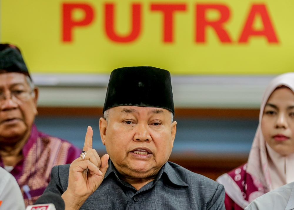 President Parti Bumiputera Perkasa Malaysia (Putra) president Ibrahim Ali said the party has no problem using the Perikatan Nasional logo to contest in the upcoming state elections. — Picture by Firdaus Latif