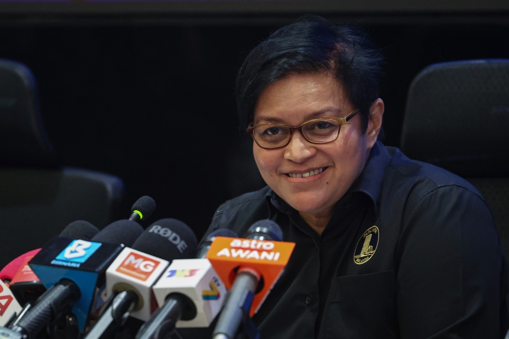 Malaysia will get to have a State Immunity Act tabled in Parliament later this year, as announced by Minister in the Prime Minister’s Department (Law and Institutional Reforms) Azalina Othman Said. — Bernama pic