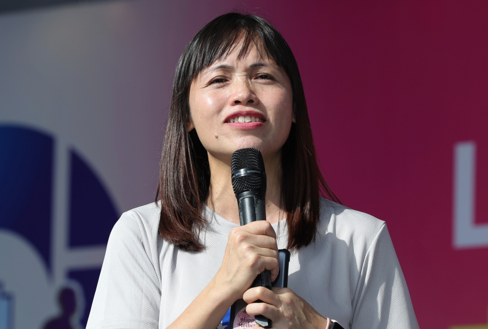 Teo Nie Ching said Malaysians have suffered a total loss of RM302 million due to online scams on Facebook and Instagram from 2021 to June this year. — Bernama pic 