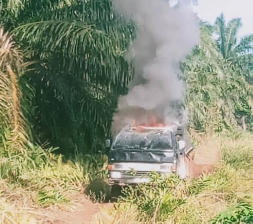 The partially burned lorry that was used for loading stolen palm fruit is seen at a plantation in Simpang Renggam July 12, 2023. — Picture courtesy of Kluang police