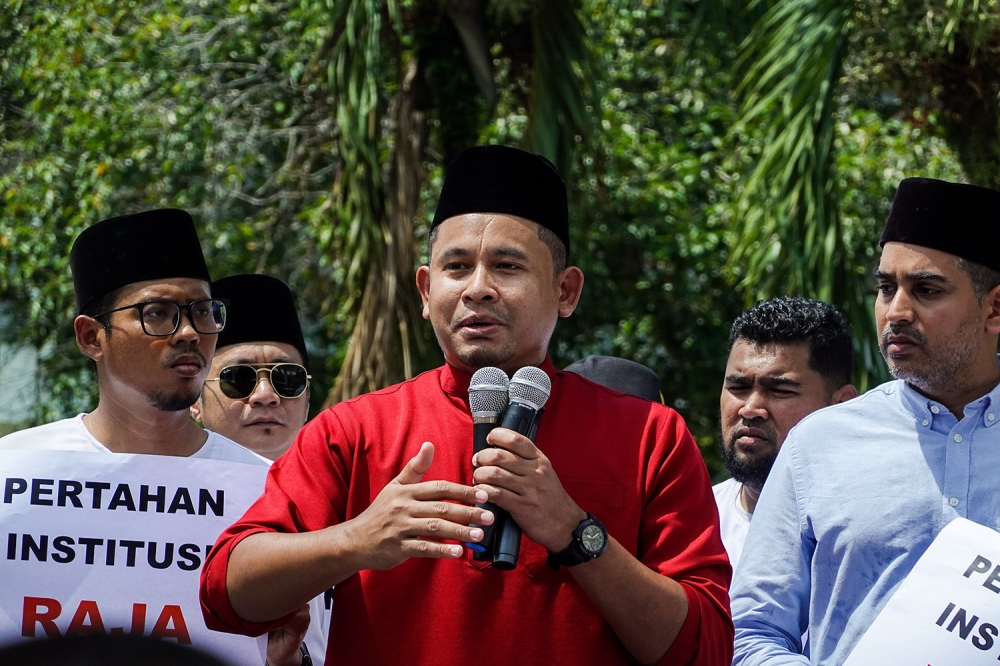 Leader of Angkatan Muda Harapan Selangor, Danial Al-Rashid speaks during ‘Daulat Tuanku — Pertahan Institusi Diraja’ rally in Shah Alam July 21, 2023. — Picture by Miera Zulyana  