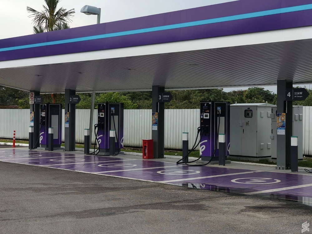 Malaysia’s EV charging infrastructure might not be ready to serve a sudden increase of EVs on the road. — SoyaCincau pic