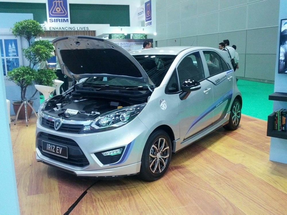 Proton Iriz EV concept on display at iGEM 2015. — SoyaCincau pic