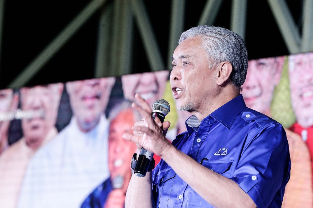 Deputy Prime Minister Datuk Seri Ahmad Zahid Hamidi, who is also rural and regional development minister said that the current rural poverty rate was 12 per cent. — File picture by Sayuti Zainudin