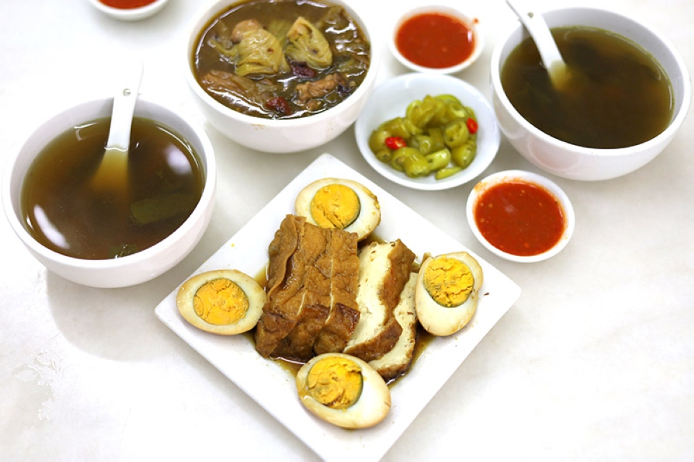 You can order braised beancurd and egg with your meal. There's also complimentary soup