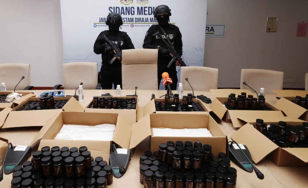 The Royal Malaysian Customs Department (JKDM) scored a major success when it seized 88 kilogrammes of cocaine estimated to be worth RM17.6 million in a raid at the Kuala Lumpur International Airport (KLIA) Air Cargo Complex, Sepang, Selangor on August 1. — Bernama pic