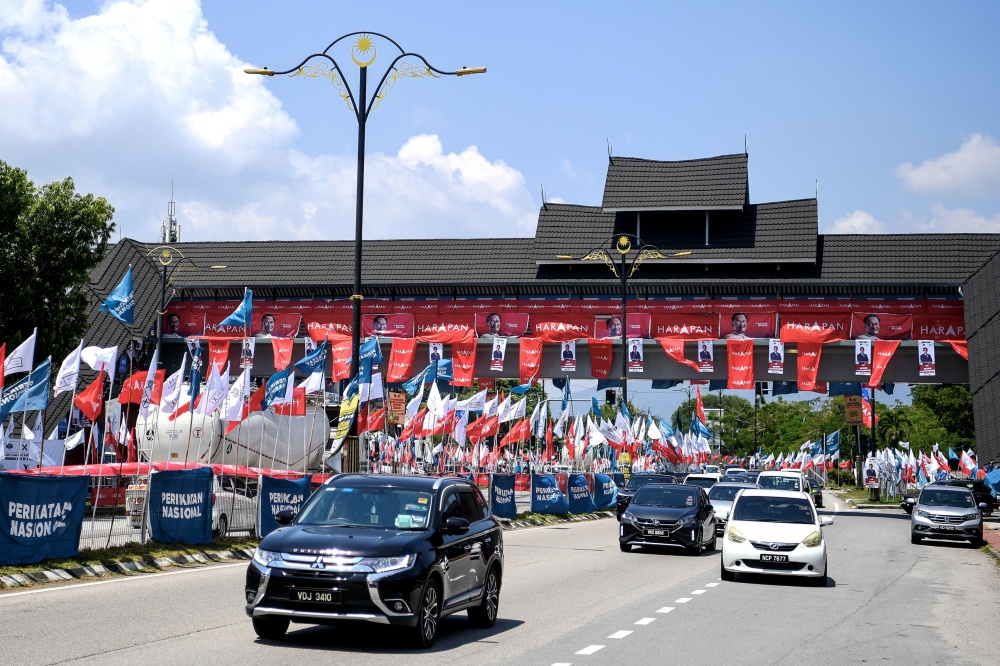 According to Bukit Aman, 3,000 traffic officers and personnel would be deployed to hotspot areas including highways, federal roads and state roads in Terengganu, Kelantan, Kedah, Penang, Selangor and Negeri Sembilan. — Bernama pic 