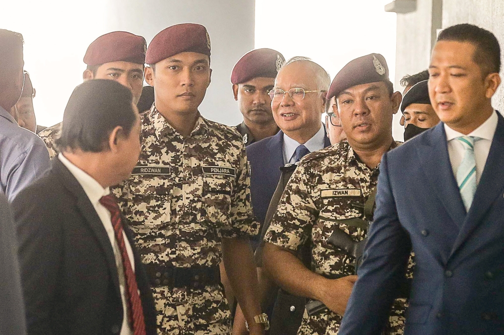 Former prime minister Datuk Seri Najib Razak was seen at the court compound for the 1MDB case here at Kuala Lumpur High Court, August 15, 2023. ― Picture by Sayuti Zainudin