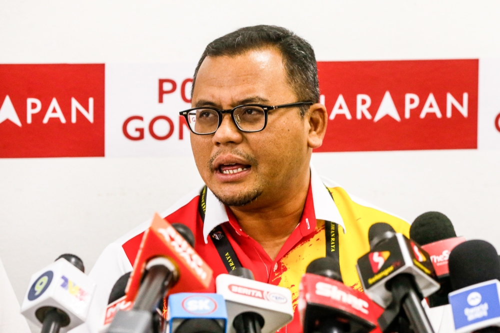 According to a report, three names have been submitted to the Selangor palace as menteri besar candidates, with former menteri besar Datuk Seri Amirudin Shari topping the list.― Picture by Hari Anggara