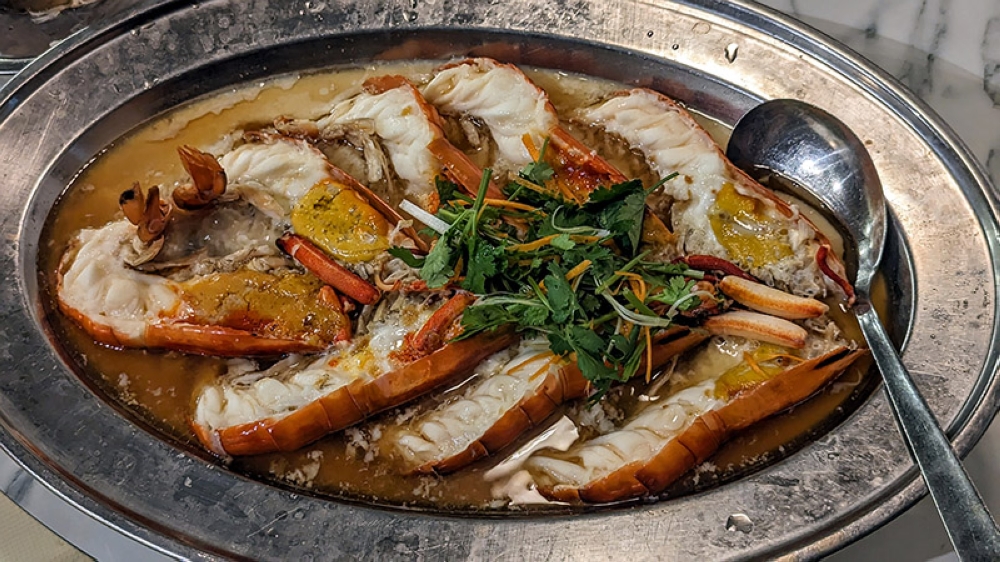 Steamed River Prawns with Chinese Wine and Egg White are fresh, sweet and the egg whites take on the lovely flavour of the prawn head roe.